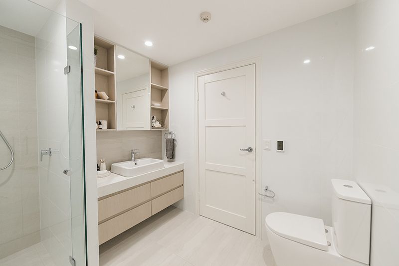 Elevated Apartment with Views Over Rushcutters Bay