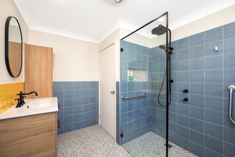 Vibrant Home with Alfresco Views!