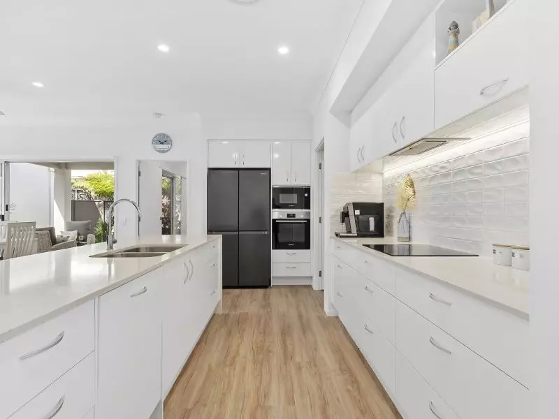 Site 84 - Established Avoca