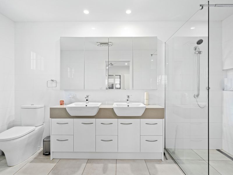 Site 8 - Established Heron