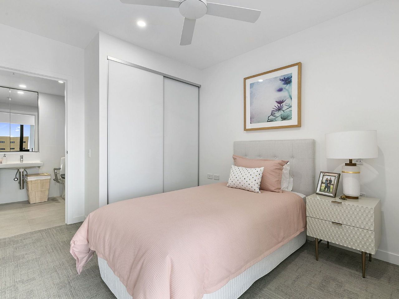 One-bedroom apartment in prime location