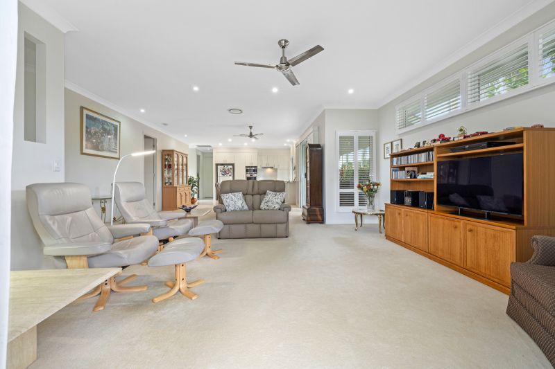 Lush Three Bedroom Corner Hideaway