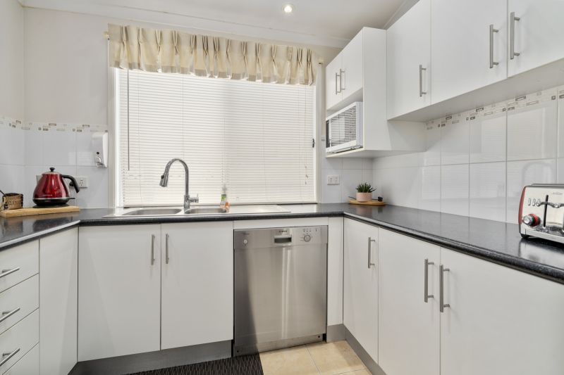 Relaxed Lifestyle Living by the Nepean River