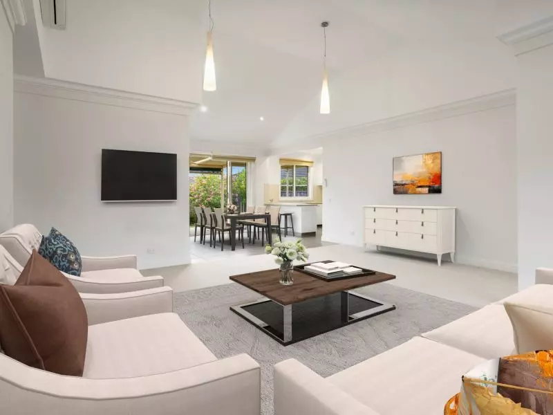 Refined Living with Seamless Outdoor Connection