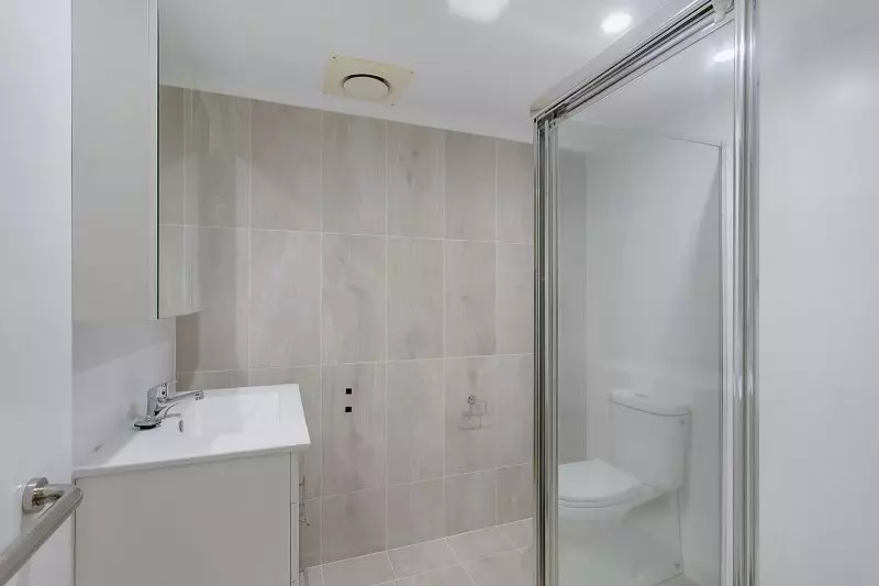 Privately set apartment with a peaceful, leafy aspect