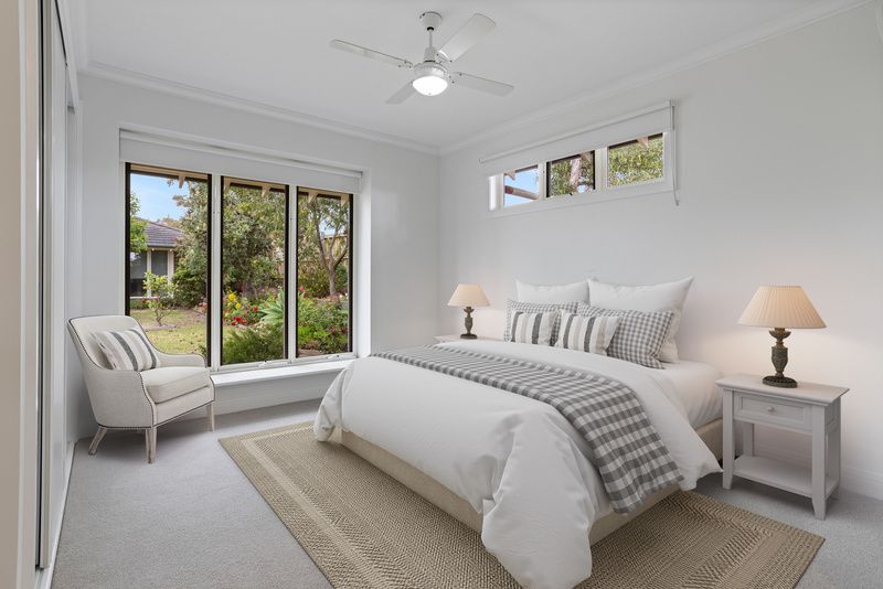 Airy, Light-Filled Villa with Private Courtyard