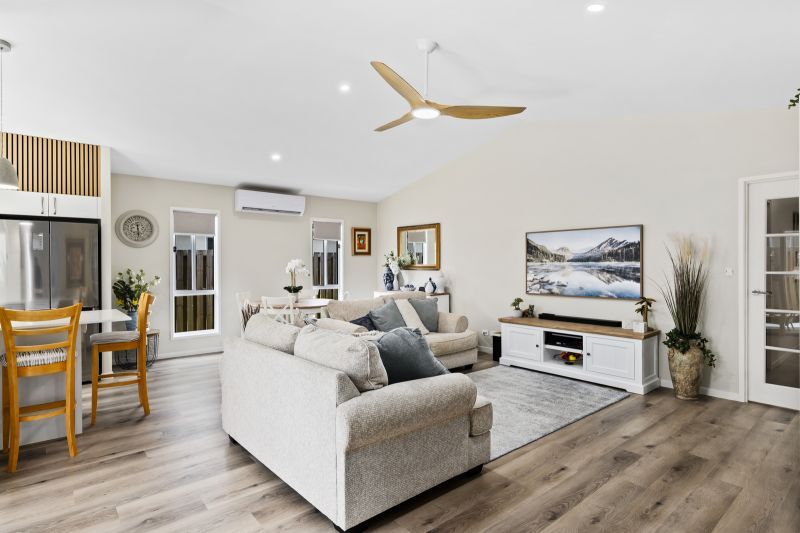 Modern, Spacious Delight!