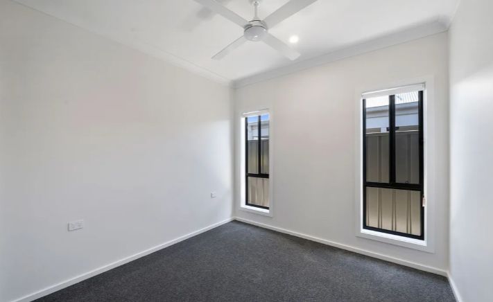 Modern 2 bed home with outdoor deck and private garden