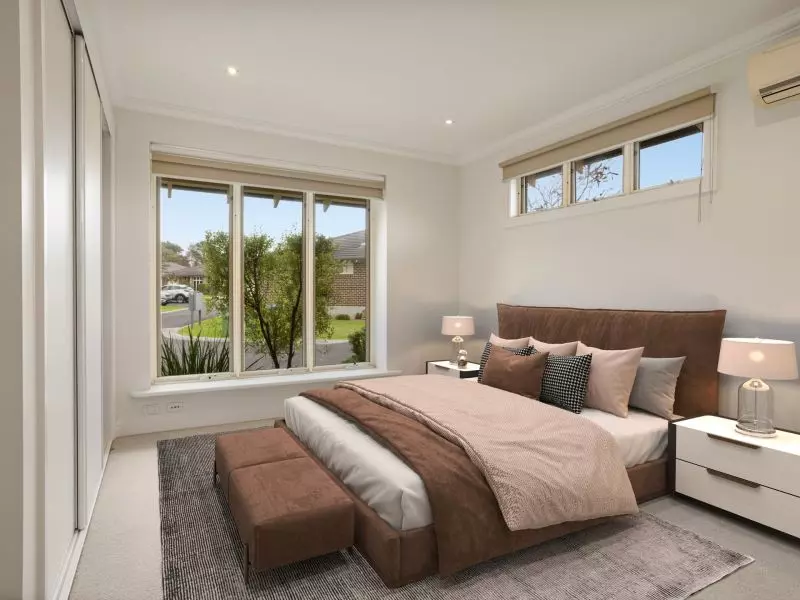 Refined Living with Seamless Outdoor Connection