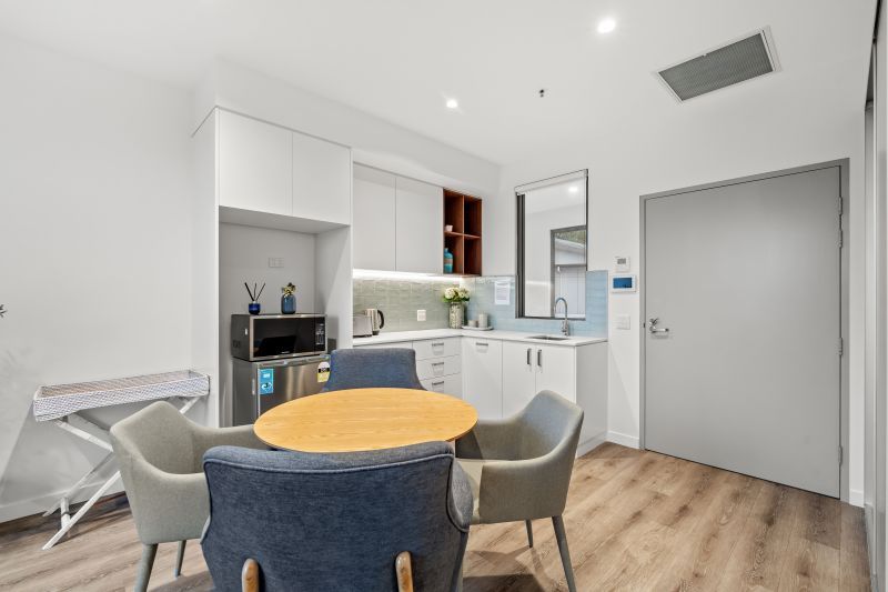 Comfortable level 1 apartment, close to the activity centre.