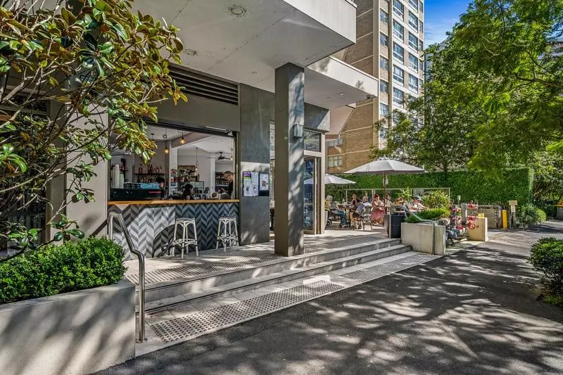 Elevated Apartment with Rushcutters Bay Views