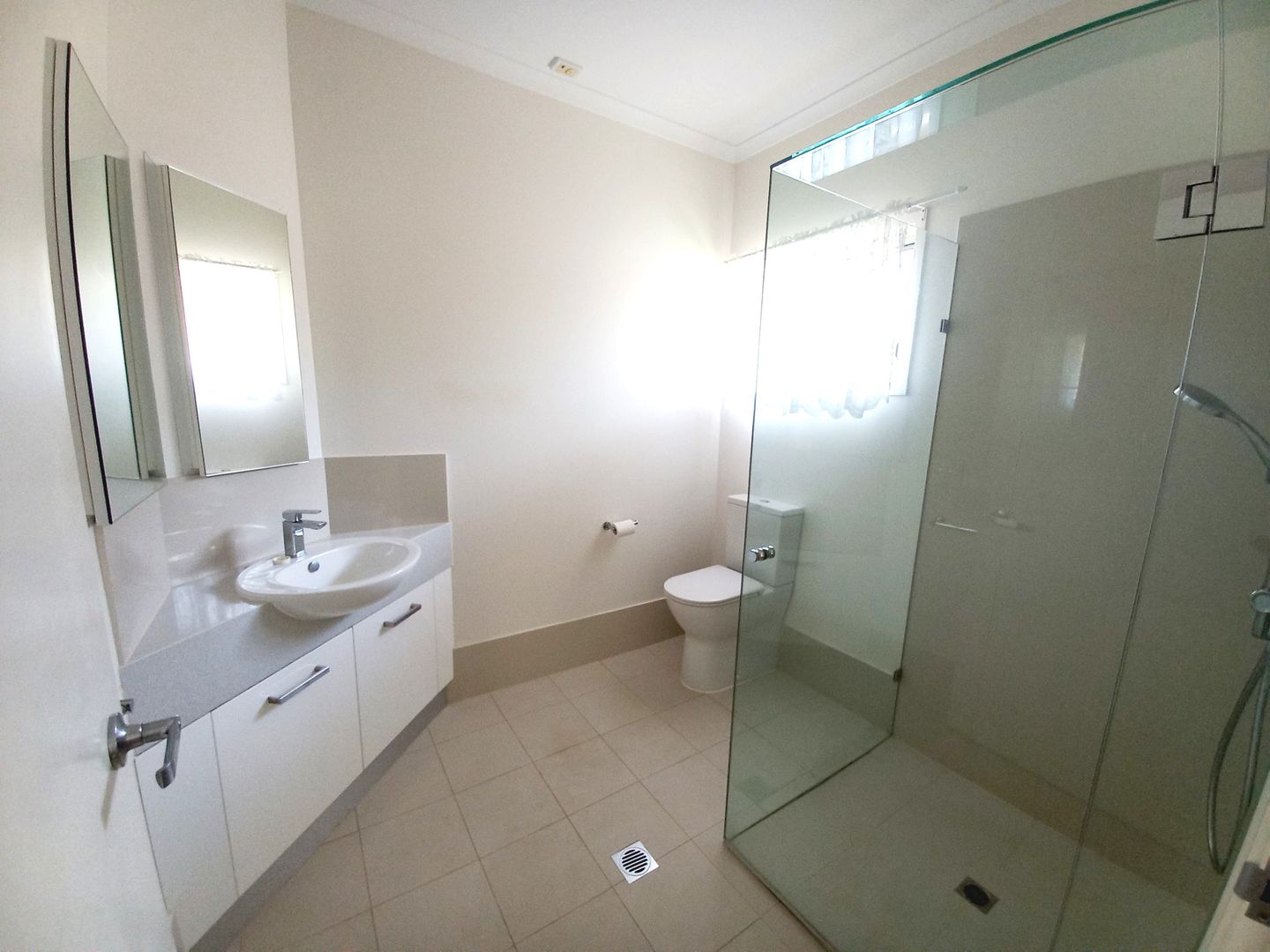 Stunning 3 bedroom stand alone home