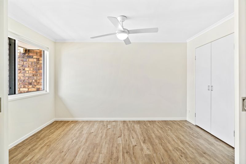 Highly Sought After !!
Beautiful two-bedroom, 1 bathroom villa with attached double garage