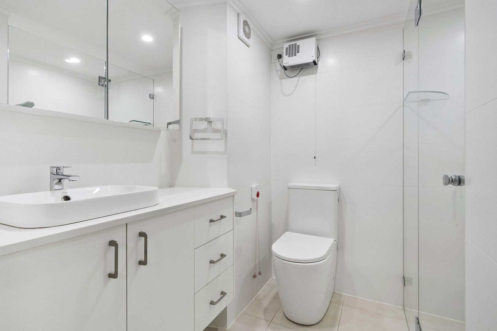 Luxury Serviced Apartment Close to Village Amenities