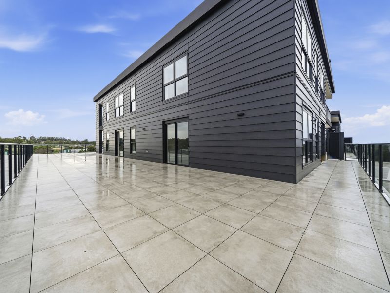 Expansive Apartment with large balcony