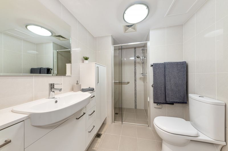 RARE FULLY RENOVATED STUDIO APARTMENT LOCATED ON THE GROUND FLOOR WITH AN EXCELLENT OUTLOOK