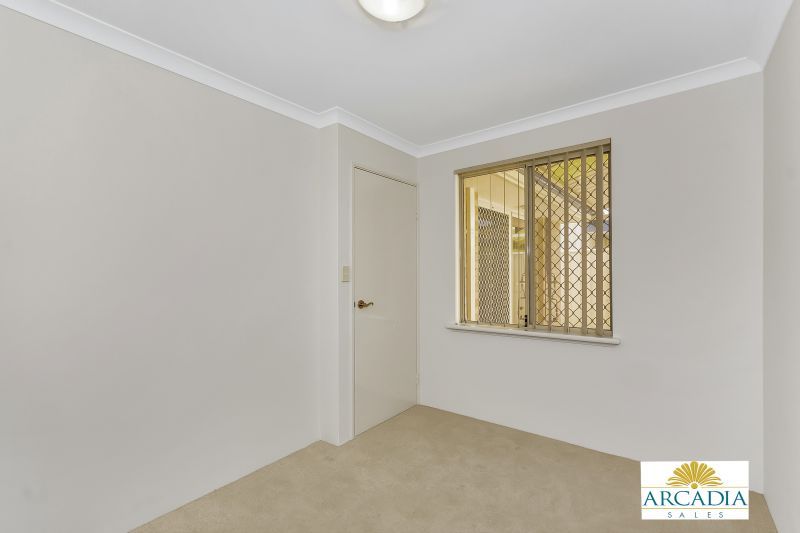 ARCADIA WATERS MADDINGTON - New Stone Bench Top Kitchen, 2 Bedroom + Study