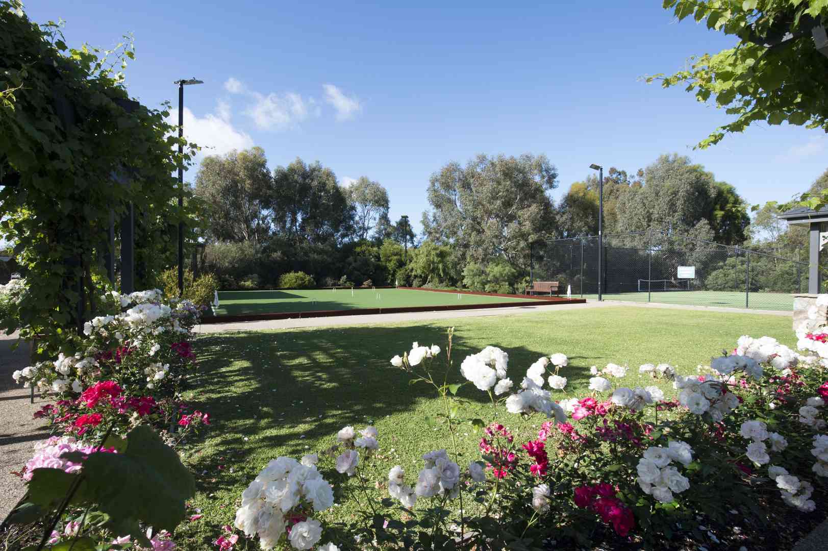 Lifestyle Shepparton - Modern, country living with all the bells & whistles. Downsize to scenic surroundings and breathe in the fresh air. Make the tree change today to Lifestyle Shepparton!