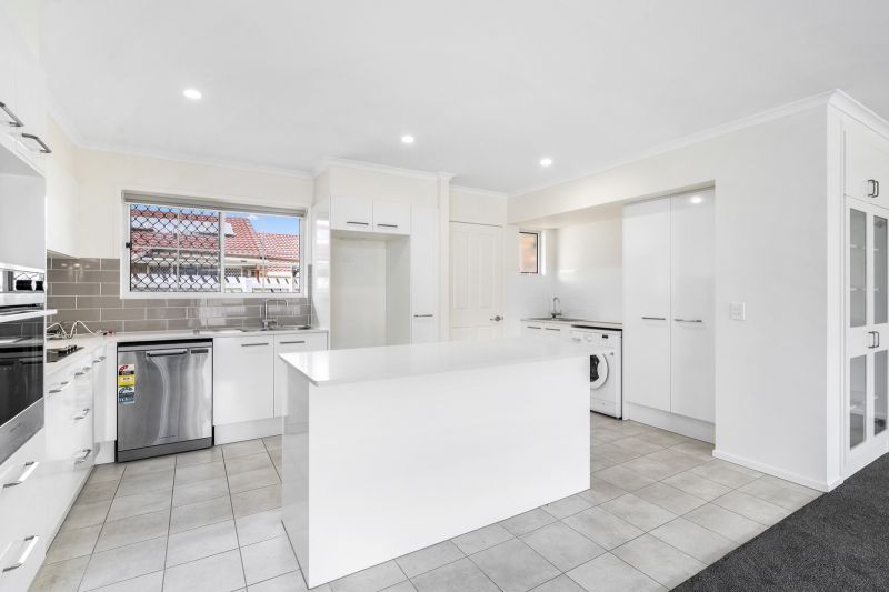 Retirement living at its best, located in a sought-after community.