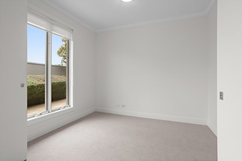 Bright North-Facing Villa with Courtyard