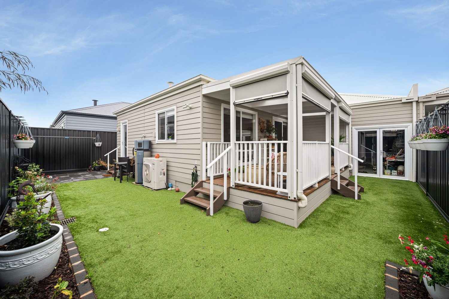 Lifestyle Communities Riverfield - Step inside this fresh, modern & immaculate home