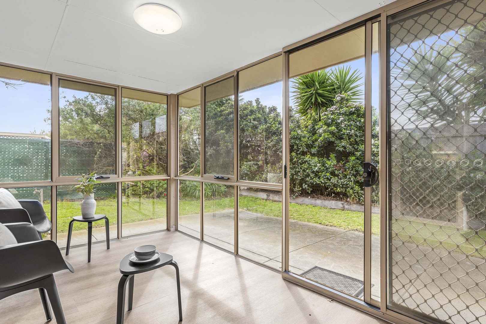 Beautifully presented Unit with Space to Unwind