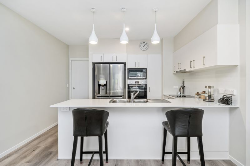 Uniquely Designed Home, Overlooking Waterway!