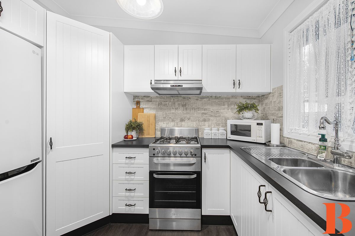 UNDER CONTRACT - DEPOSIT TAKEN -Splendid Presentation - Spacious Living - 2 Car Parking