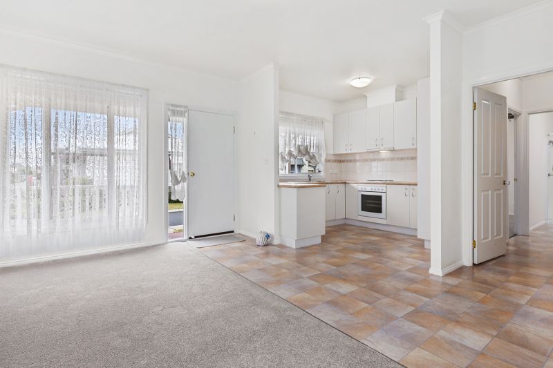 Beautifully Presented Haven - Corner Location