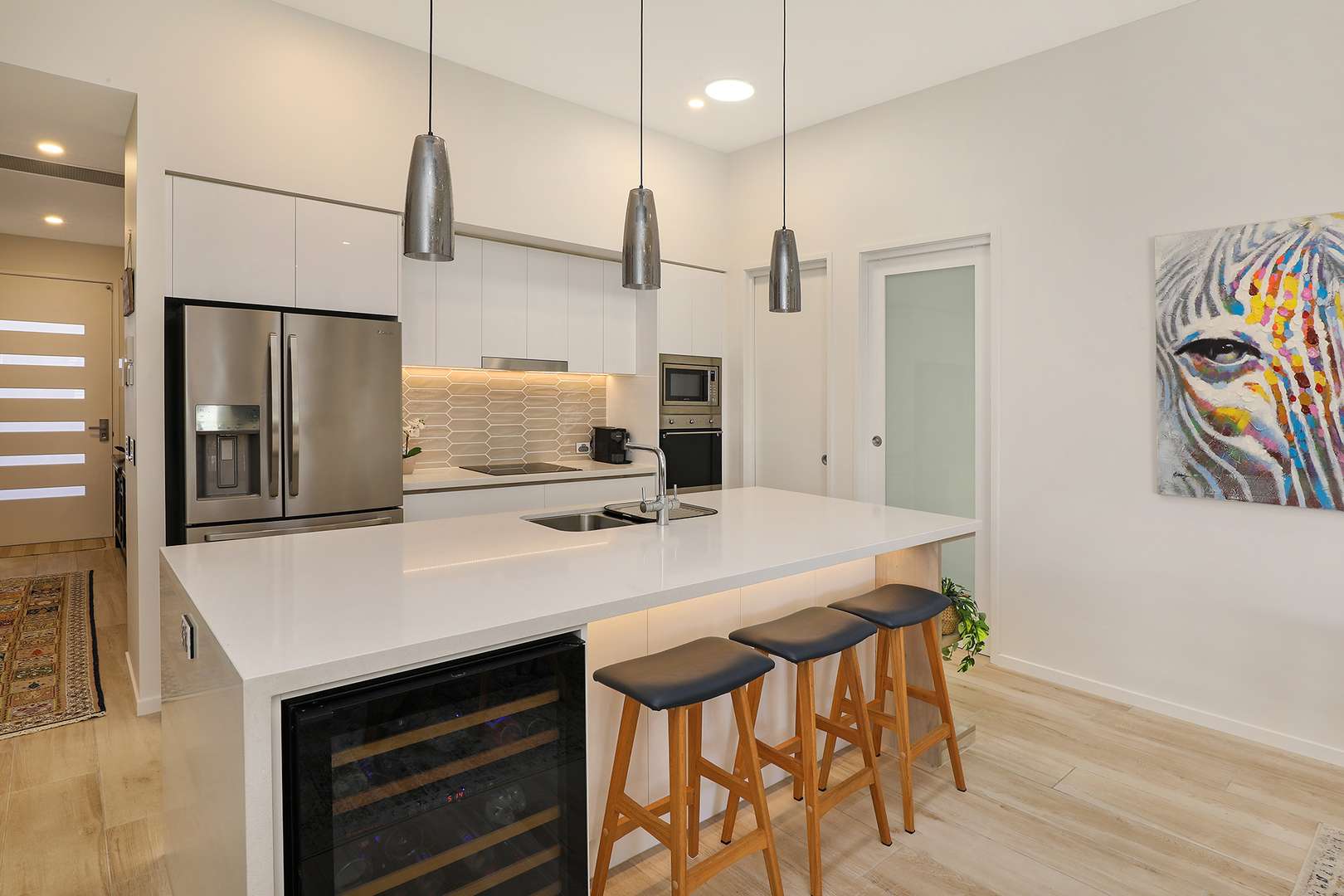 First-Class: Presentation, Features, Lifestyle! V44 GemLife