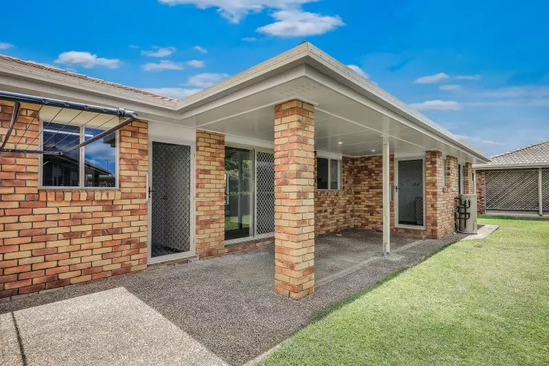 Lush garden surrounds with all the space you need!