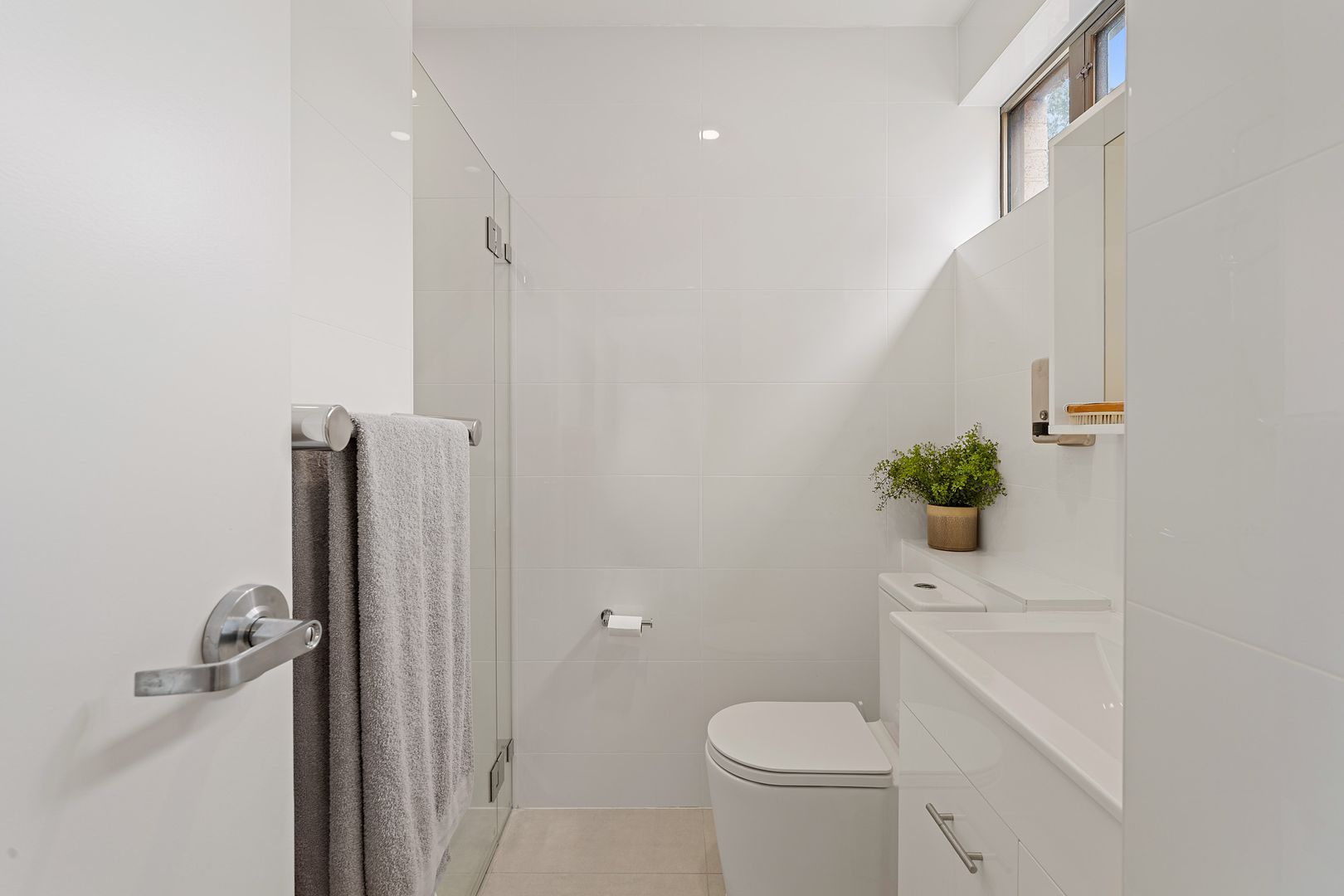 A Peaceful Haven of Light & Comfort - Unit 28