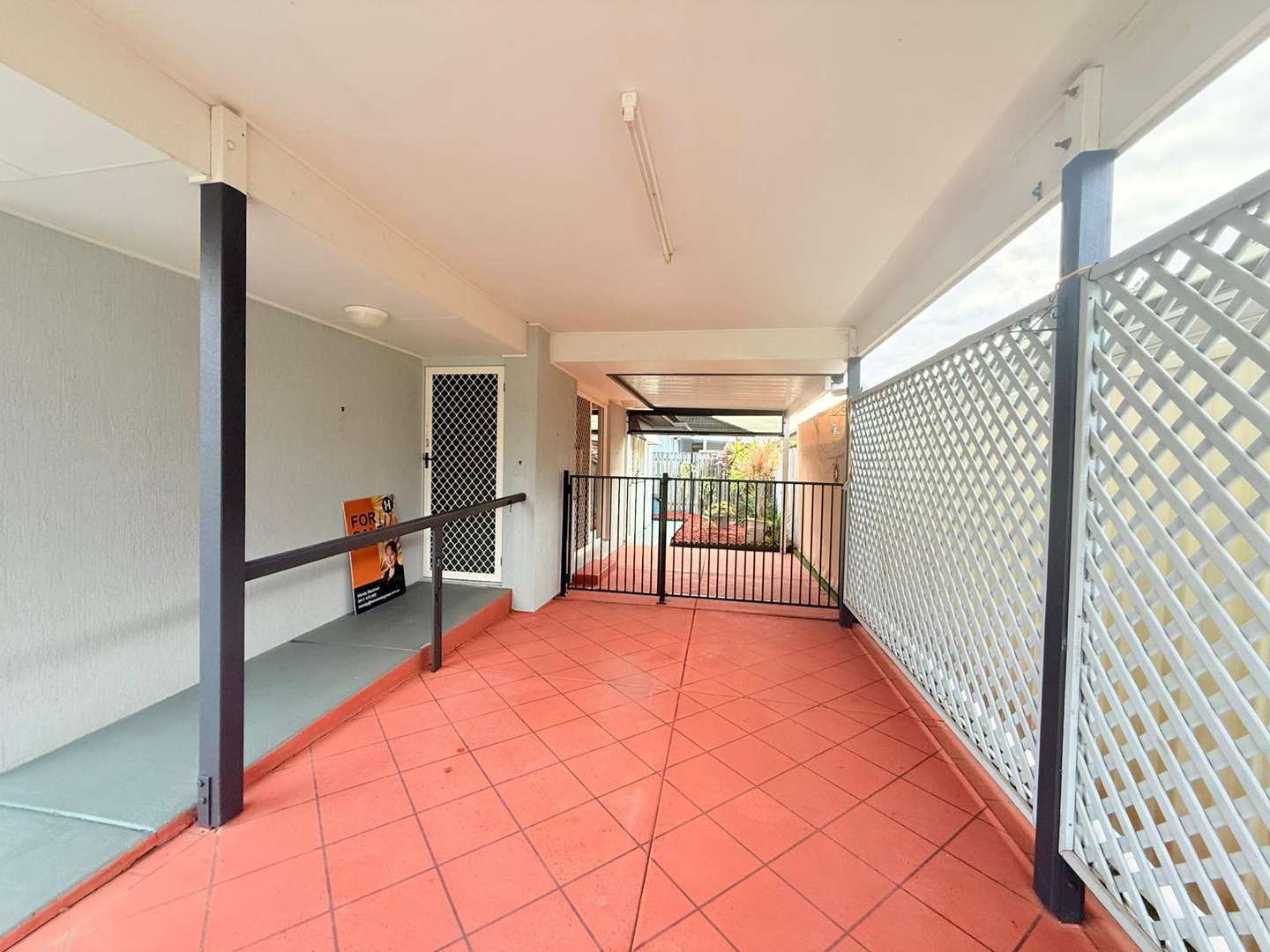 Tidy 2 bedroom home in an Over 50's Lifestyle complex