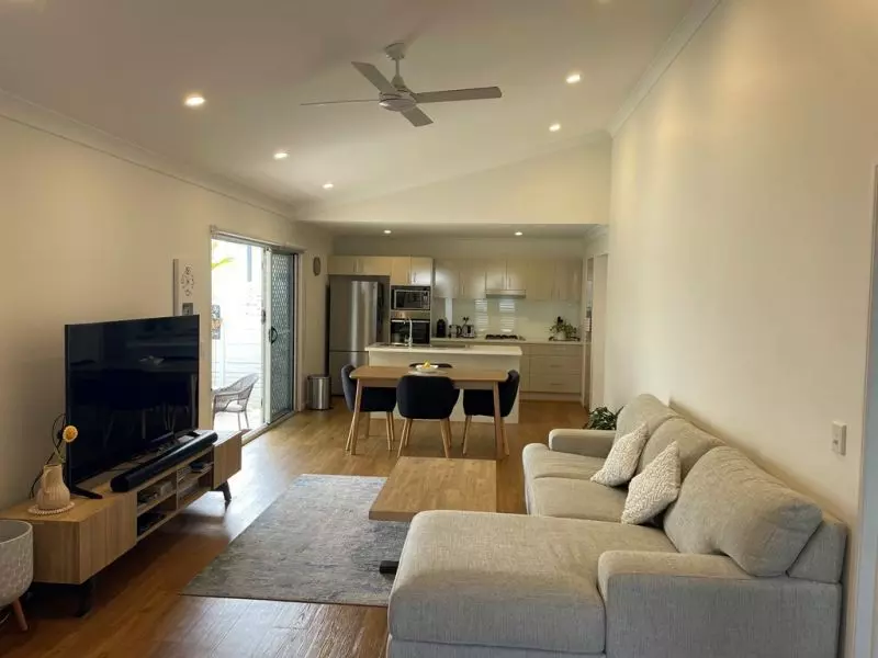 IMMACULATE OVER 50'S LIVING