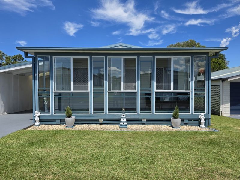 Fresh, Sunny & Immaculate 2-Bedroom