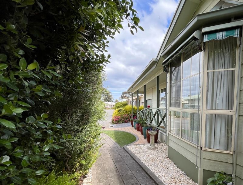 Lovely home - well located