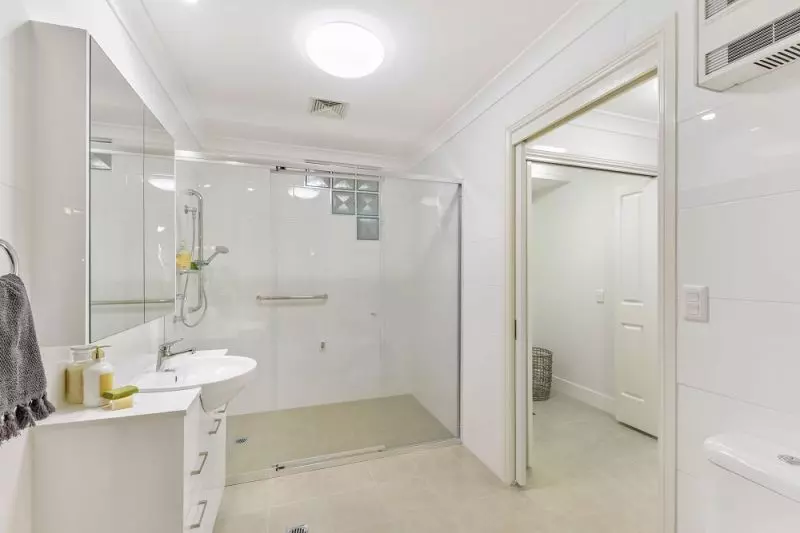 Spacious and Stylish Serviced Apartment