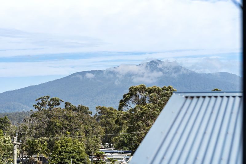 Lakeside Living with Stunning Water Views