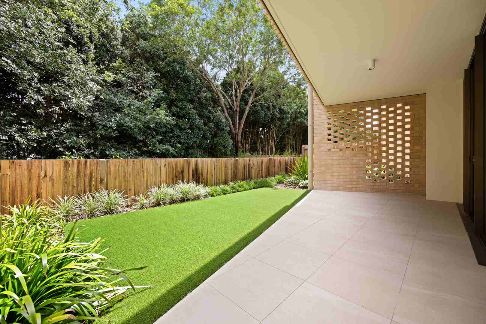 Last Ground Floor Apartment with Courtyard.