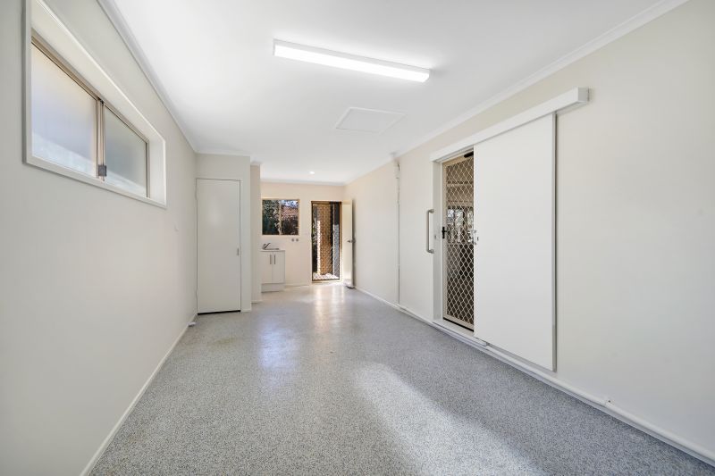 Stand alone villa, ready now!