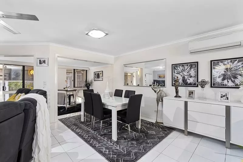 Stunning, spacious two bedroom villa with solar water and electricity!