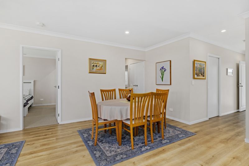 Inviting Corner Haven – Spacious Alfresco