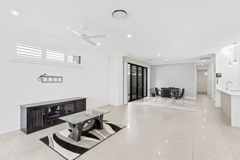 Everyday Elegance - Modern Two-bedroom Home