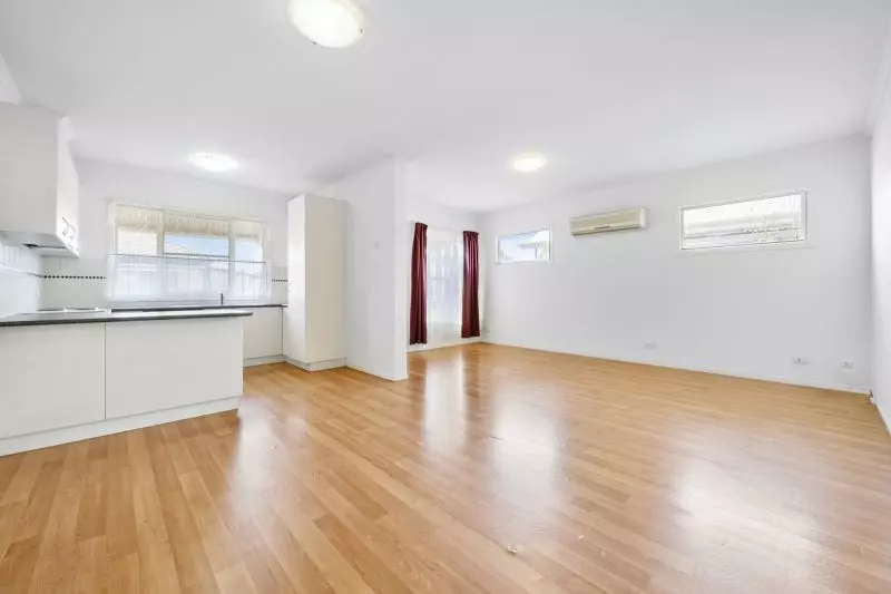 Newly Renovated- Cosy 2 Bedroom Home