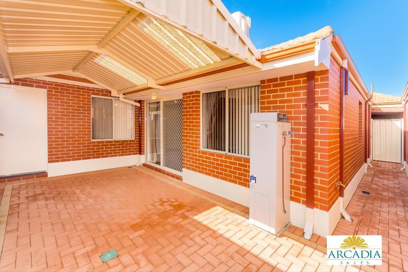 ARCADIA WATERS MADDINGTON - Located in the Middle of the Village