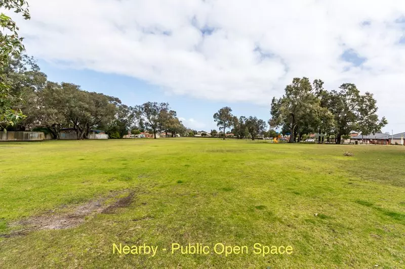 Perfect location stunning home. Home open Sun 26th June, 10am to 10.40am