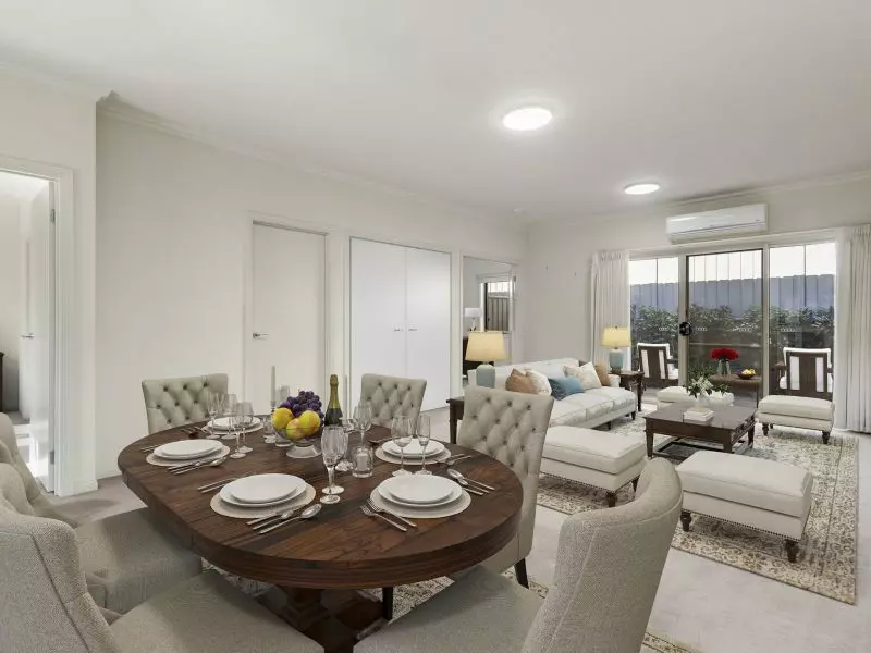 Stylish Home with Private Garden near Clubhouse