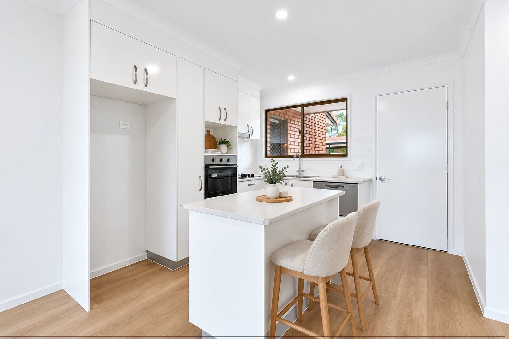 One bedroom plus study home close to community facilities