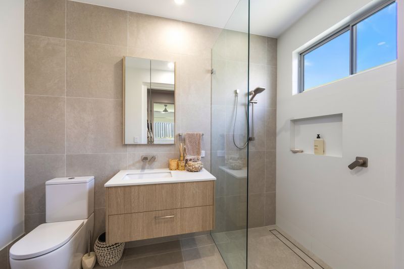 Quiet, Contemporary Living with Privacy and Space