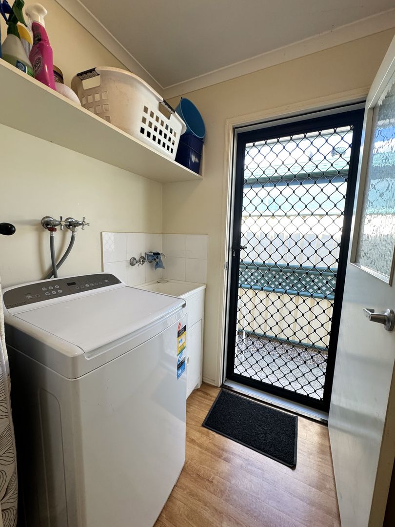 DOWNSIZE in comfort ... into a 2 bedroom home within a secure gated complex !